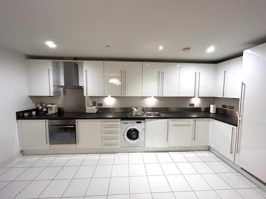 O2 Excel City Airport Apartment Londres Exterior foto