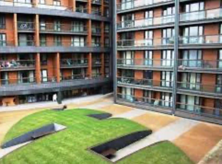 O2 Excel City Airport Apartment Londres Exterior foto