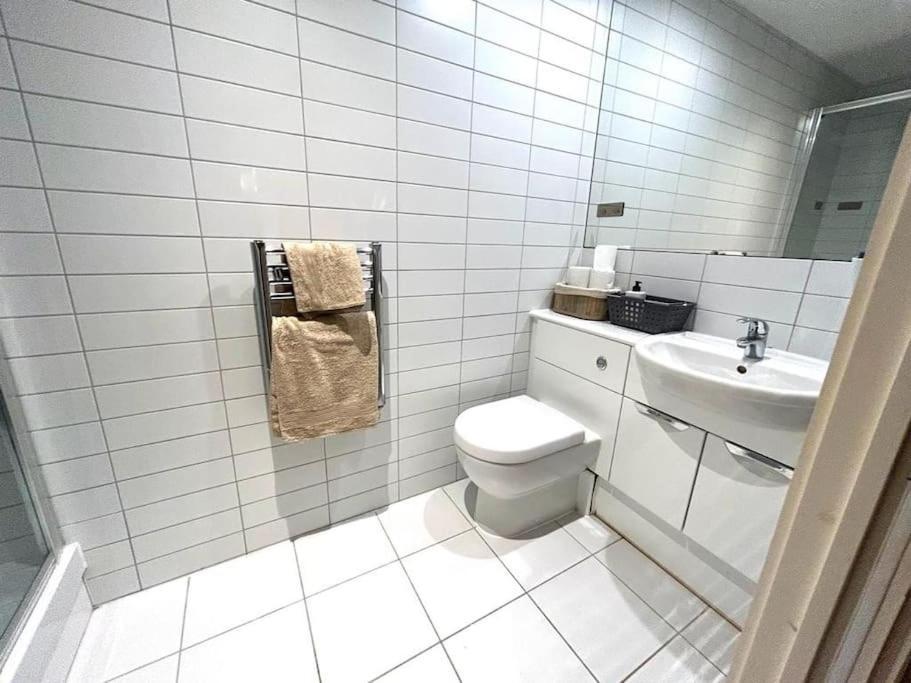 O2 Excel City Airport Apartment Londres Exterior foto
